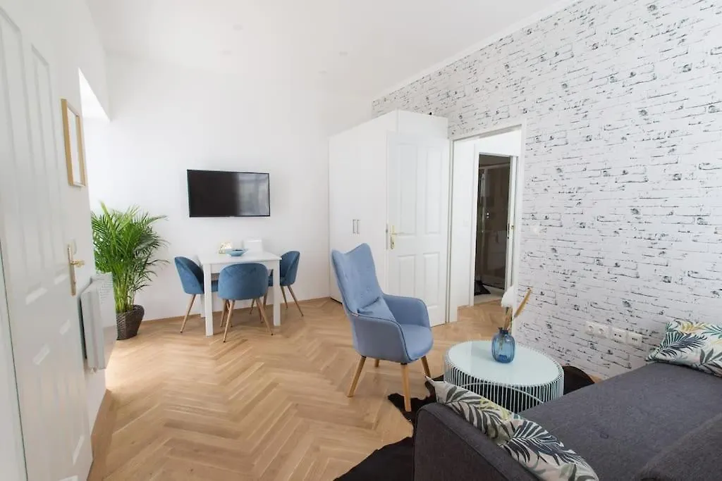 Josef'S Home I Studio In Prime Location I Patio Vienna Apartment