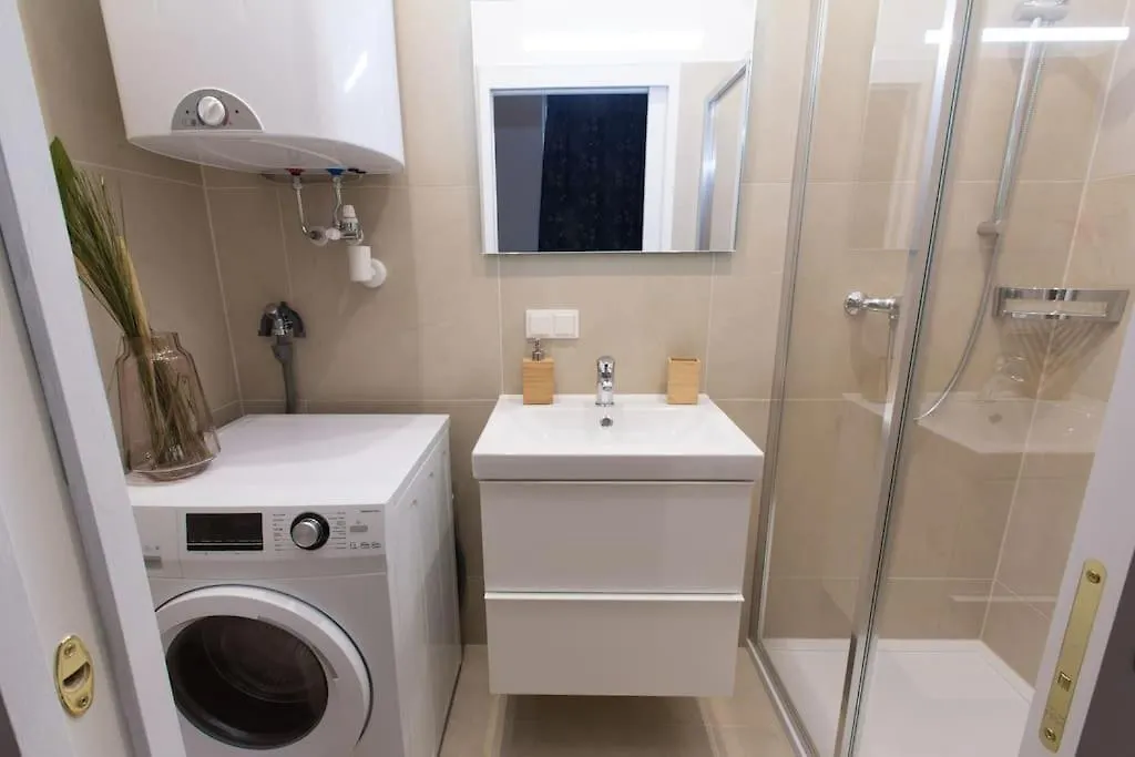 Comfort Apartment Mit Privater Terrasse I Levestate Viyana